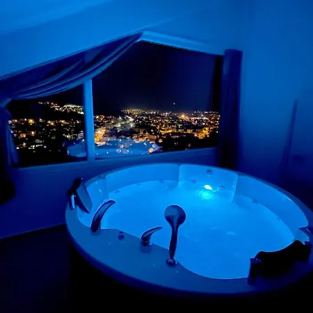 Fascinating With Jacuzzi And Balcony In
